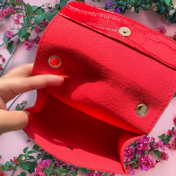 Red Purse - Picture 5 of 8